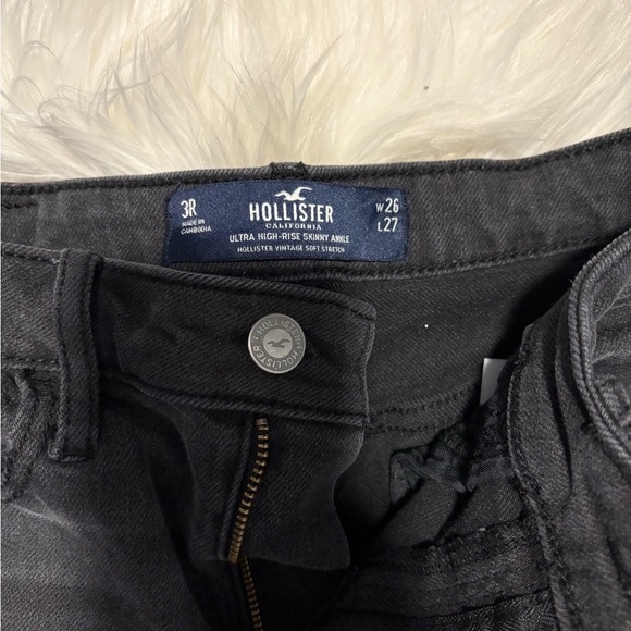Hollister Black Skinny Jeans - Picture 2 of 2